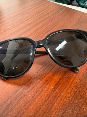 Vintage Ray-Ban Black Frame Sunglasses with Dark Smoke Lenses